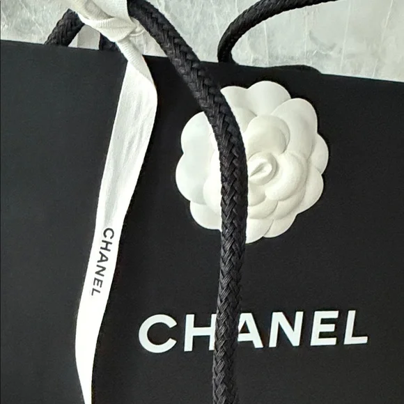 Chanel Gift bag , box, Camelia flower, ribbon. Decorative Set - Picture 12 of 13